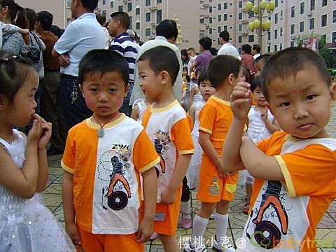 51爆料每日大赛，每日大赛今日入口_ 内容与当天热点紧密绑定海报