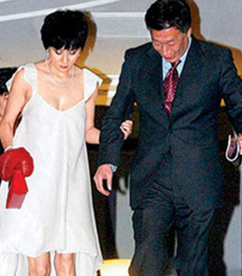 看护视频 风吹草动都扯得生疼