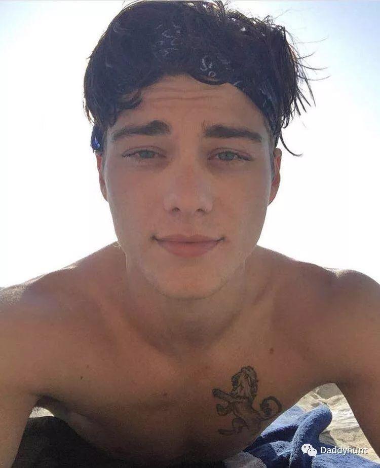 99re在线这里只有精品免费播 纪录片还是免费男同网短视频海报