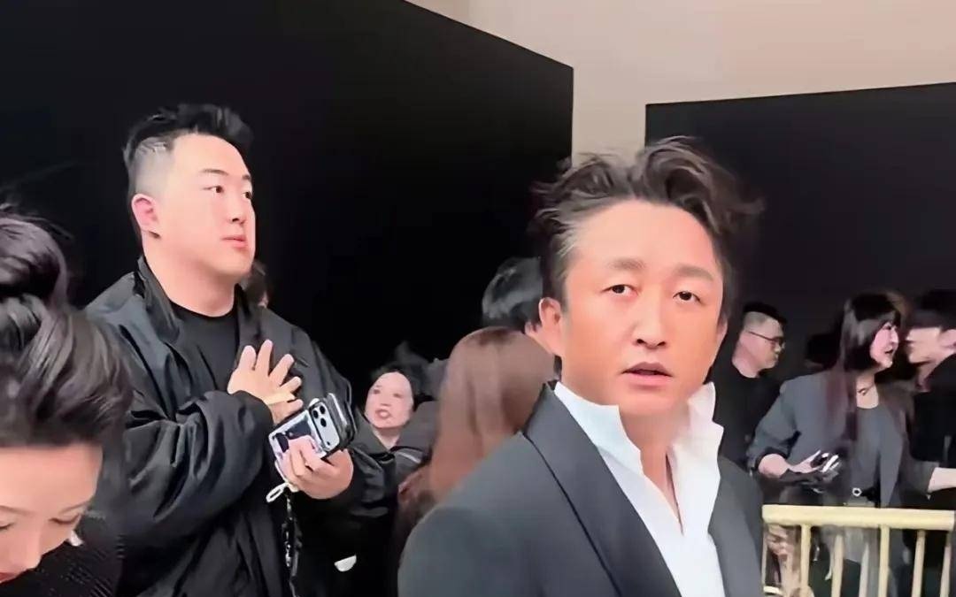 国内精品乱码卡1卡2卡3免费海报