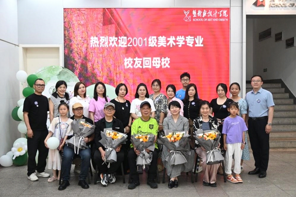 久久亚洲精品成人AV无码网站海报